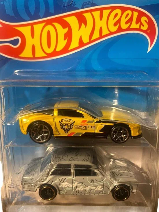 Hot Wheels 2-Pack Diecast Cars Corvette Club & Nissan Skyline Design New In Orig - Picture 2 of 3